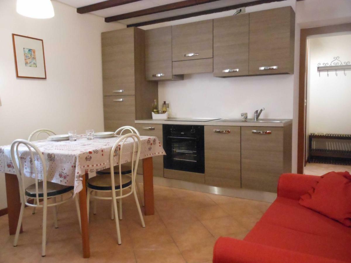 Il Vecchio Cortile Apartment Mandello del Lario Luaran gambar